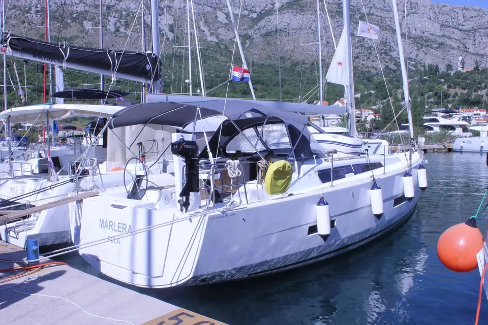 Dufour 430