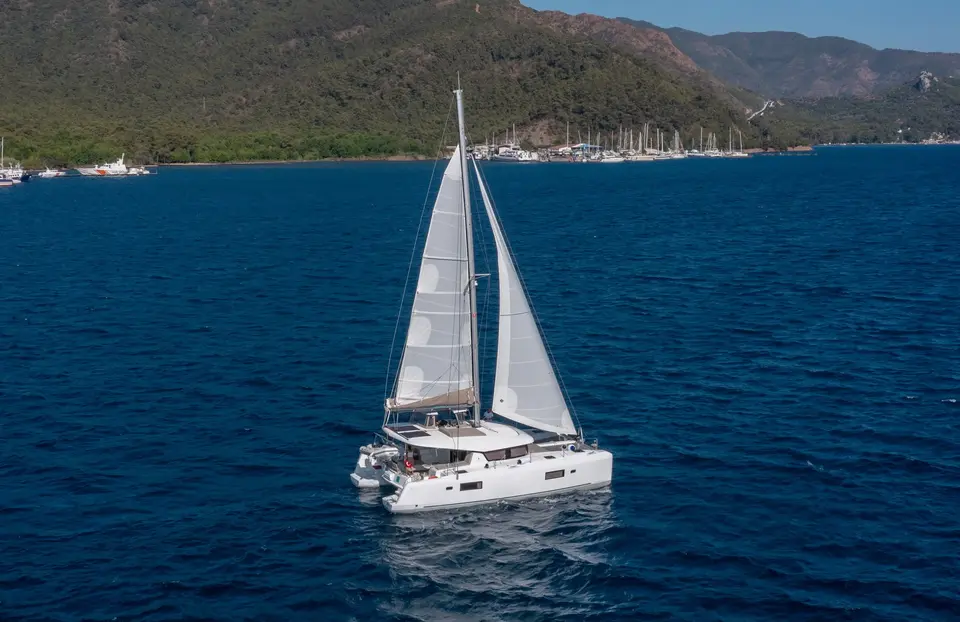 Lagoon 42