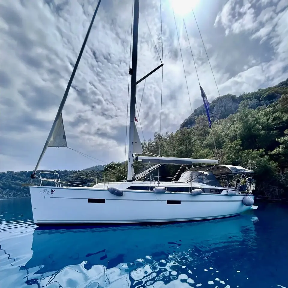 Bavaria Cruiser 37