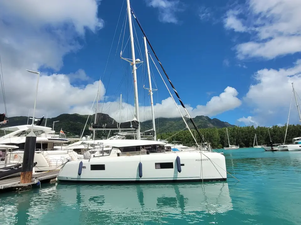 Lagoon 42