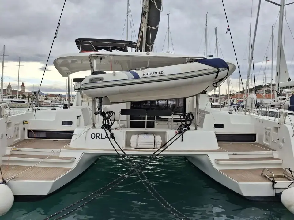 Lagoon 42