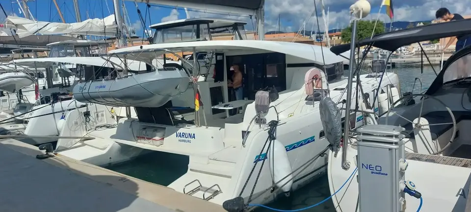 Lagoon 42